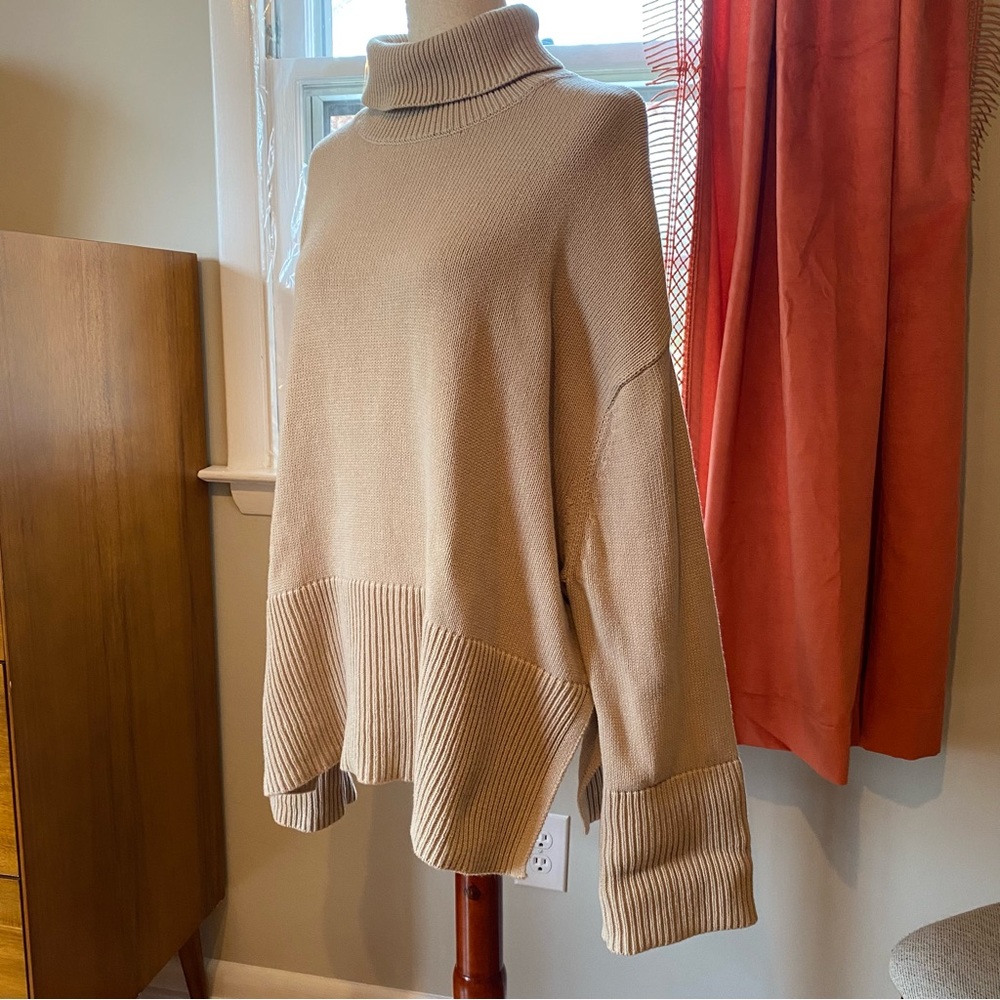 Like new Gap womens turtle neck